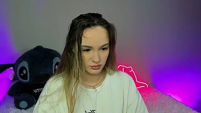 EvaBalmer online show from 11/25/25, 04:56