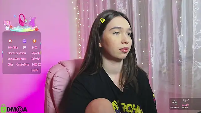 Snapshot of Arianahot777 chatting on 11/04/25, 09:47 Arianahot777 online show from 11/04/25, 09:47