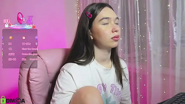 Snapshot of Arianahot777 chatting on 11/07/25, 10:10 Arianahot777 online show from 11/07/25, 10:10