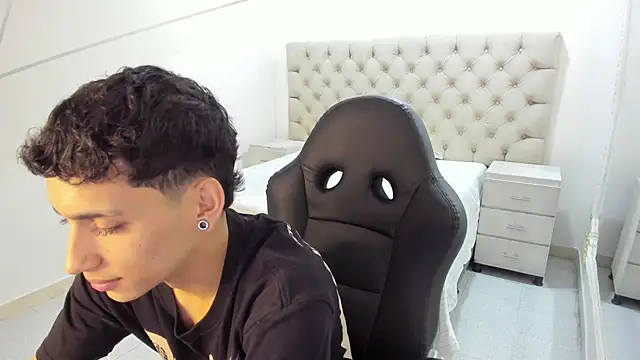 JhoanLeandro online show from 11/10/25, 05:06