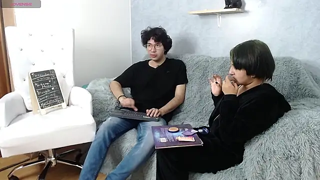 makizenin  online show from 02/06/25, 01:43
