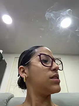 vicky bass online show from 11/05/25, 10:32