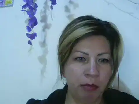 Snapshot of xxsexycutexxx chatting on 02/25/25, 05:04 xxsexycutexxx online show from 02/25/25, 05:04