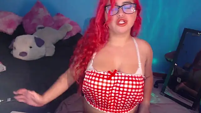 Snapshot of EstefyTabbo chatting on 03/17/26, 10:18 EstefyTabbo online show from 03/17/26, 10:18