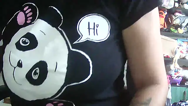 Snapshot of Cicamica12 chatting on 12/14/25, 11:15 Cicamica12 online show from 12/14/25, 11:15