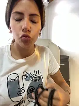 Andrea18 blonde online show from 02/22/25, 12:51