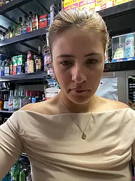 Andrea18 blonde online show from 06/25/26, 09:08