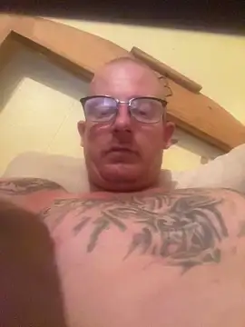 Snapshot of ClimbedCaelum chatting on 10/11/25, 06:23 ClimbedCaelum online show from 10/11/25, 06:23