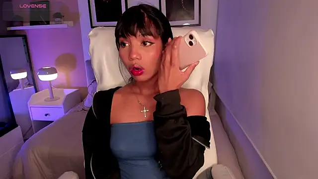 Gigi Strawberry online show from 10/24/25, 05:15