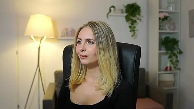 Snapshot of catecrago_ chatting on 10/06/25, 01:30 catecrago online show from 10/06/25, 01:30