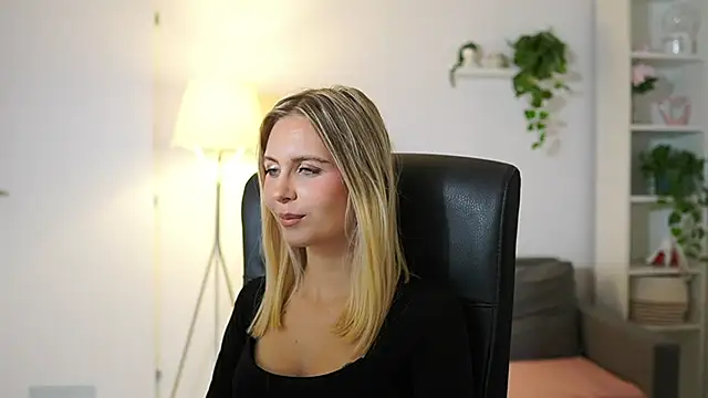 Snapshot of catecrago_ chatting on 10/17/25, 08:17 catecrago online show from 10/17/25, 08:17