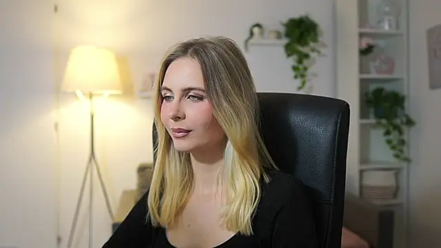 Snapshot of catecrago_ chatting on 11/25/25, 09:09 catecrago online show from 11/25/25, 09:09