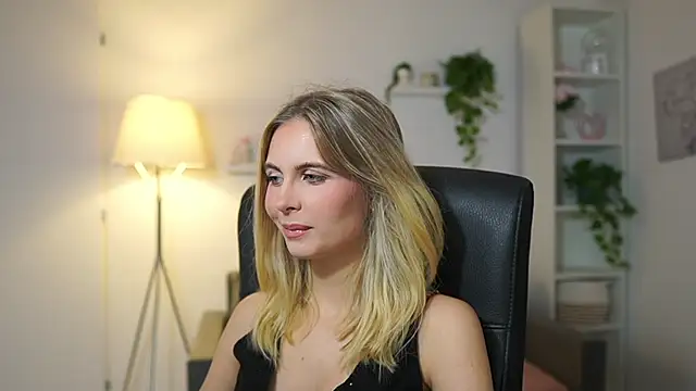 Snapshot of catecrago_ chatting on 12/02/25, 09:03 catecrago online show from 12/02/25, 09:03