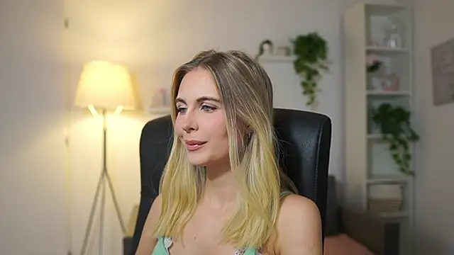 Snapshot of catecrago_ chatting on 12/03/25, 01:53 catecrago online show from 12/03/25, 01:53