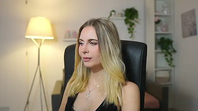 Snapshot of catecrago_ chatting on 12/15/25, 09:13 catecrago online show from 12/15/25, 09:13