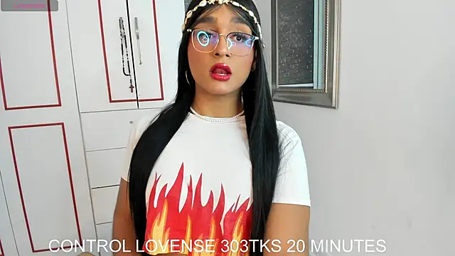 Snapshot of Karla_Dior7 chatting on 10/04/25, 06:17 Karla Dior7 online show from 10/04/25, 06:17