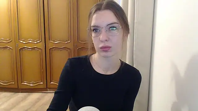 Snapshot of aurora_lust chatting on 11/18/25, 06:29 aurora lust online show from 11/18/25, 06:29