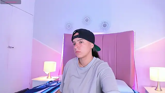 Liiam smith  online show from 09/29/25, 01:16