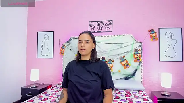 Liiam smith  online show from 10/31/25, 01:12