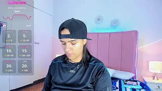 Liiam smith  online show from 11/17/25, 12:44