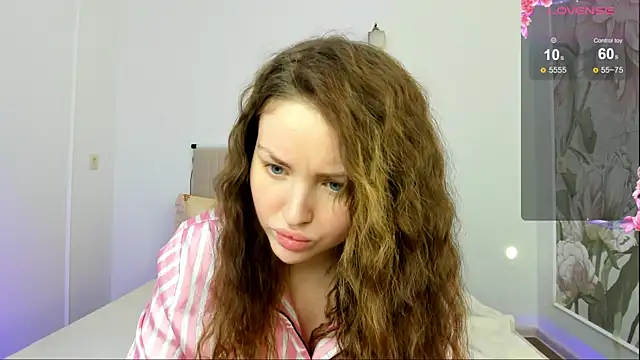 Lora Rosee online show from 02/11/25, 08:48