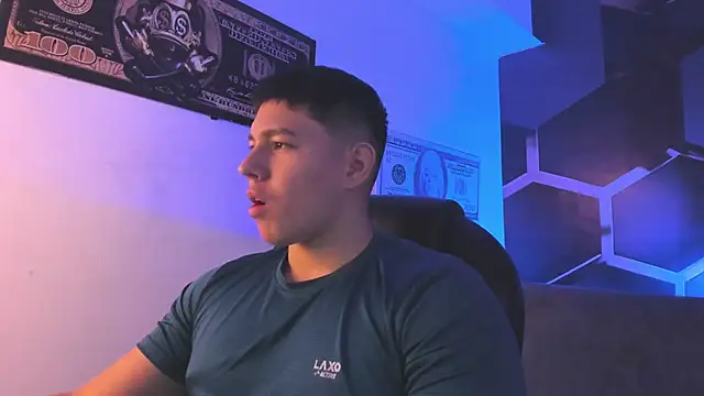 JamesCr  online show from 09/13/25, 02:55