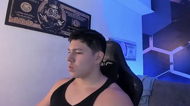 JamesCr  online show from 09/25/25, 02:59