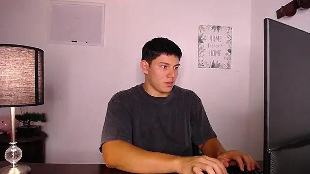 JamesCr  online show from 10/04/25, 03:26