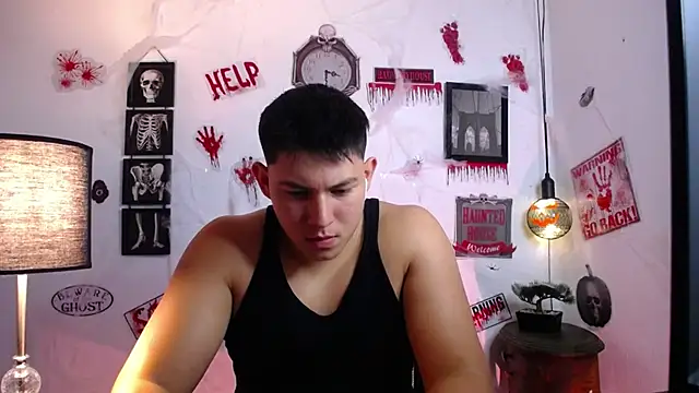 JamesCr  online show from 10/26/25, 01:22