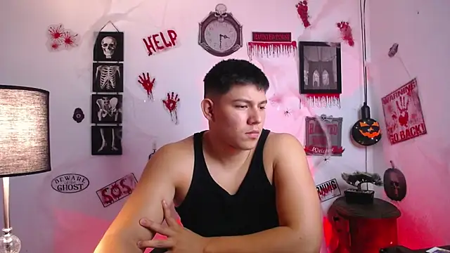 JamesCr  online show from 10/28/25, 11:18