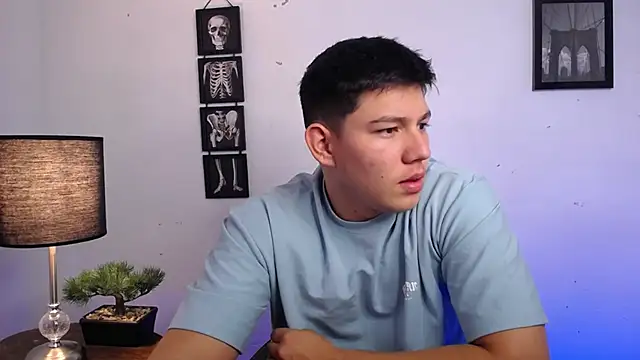 JamesCr  online show from 11/08/25, 01:11