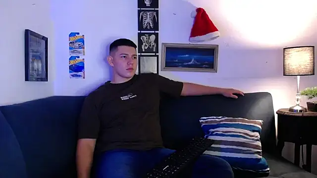 JamesCr  online show from 11/29/25, 02:25