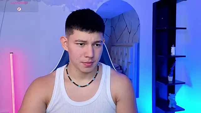 JamesCr  online show from 07/07/26, 12:20