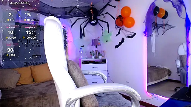 Alexaamoon  online show from 10/26/25, 04:35