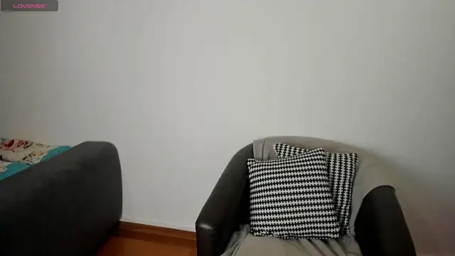 Snapshot of NicoleKatee chatting on 11/26/25, 02:29 NicoleKatee online show from 11/26/25, 02:29