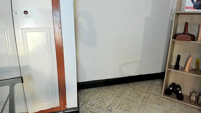 Violetta 0 online show from 11/24/25, 01:55