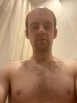 LynnAhNight online show from 10/08/25, 03:26