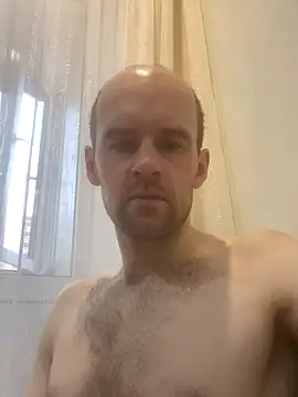 LynnAhNight online show from 11/09/25, 04:44