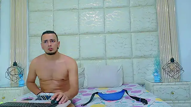 Snapshot of ThaliaANDNicholas chatting on 03/20/25, 07:25 ThaliaANDNicholas online show from 03/20/25, 07:25