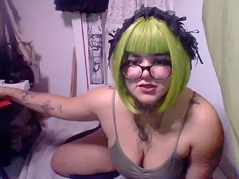 Snapshot of xomimuka chatting on 02/13/25, 05:48 xomimuka online show from 02/13/25, 05:48