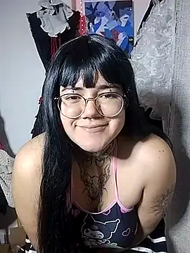 Snapshot of xomimuka chatting on 03/19/25, 06:14 xomimuka online show from 03/19/25, 06:14