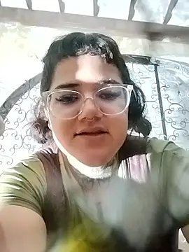 Snapshot of xomimuka chatting on 10/08/25, 02:20 xomimuka online show from 10/08/25, 02:20