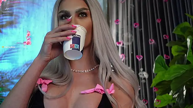 Snapshot of KarlaBart chatting on 11/05/25, 08:09 KarlaBart online show from 11/05/25, 08:09