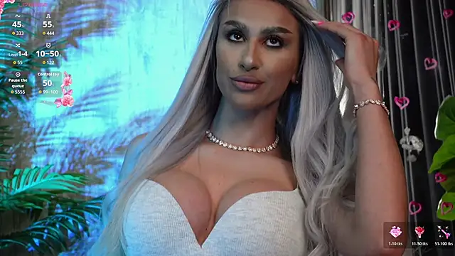 Snapshot of KarlaBart chatting on 11/06/25, 08:10 KarlaBart online show from 11/06/25, 08:10