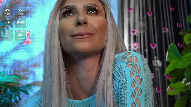 Snapshot of KarlaBart chatting on 11/08/25, 08:29 KarlaBart online show from 11/08/25, 08:29