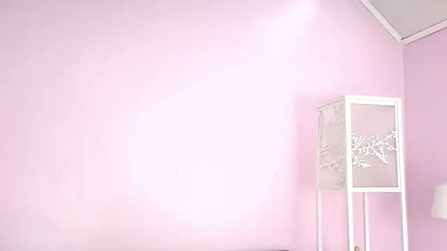 Snapshot of Hiyakasudere chatting on 11/15/25, 01:18 Hiyakasudere online show from 11/15/25, 01:18