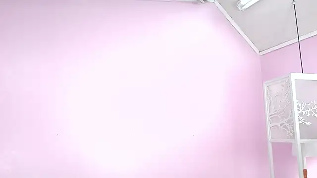 Snapshot of Hiyakasudere chatting on 11/22/25, 06:29 Hiyakasudere online show from 11/22/25, 06:29