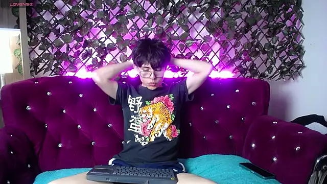 PepperTwink online show from 02/14/25, 01:29