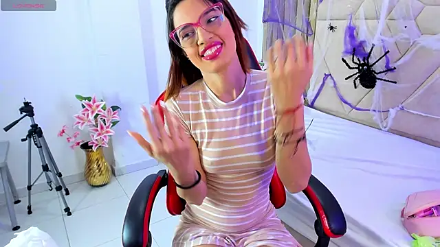 PamelaAddams  online show from 10/26/25, 05:24