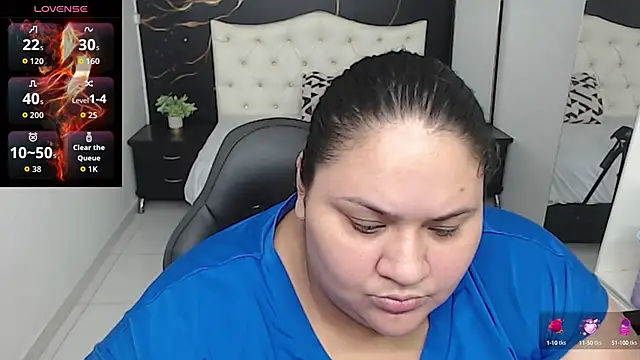 Snapshot of Aaliyah11 chatting on 10/14/25, 01:28 Aaliyah11 online show from 10/14/25, 01:28